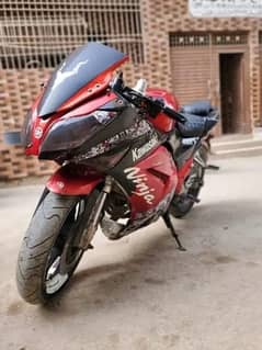 buhat pyari bike hay 10 bye 8 condition