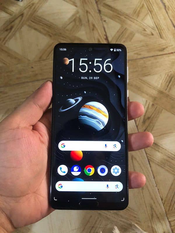 Sharp Aquos R5G 1