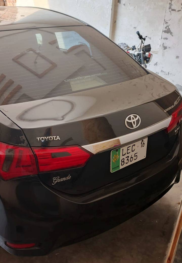 Toyota Altis Grande 2016 1