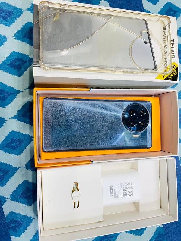 Tecno spark 20 pro condition 10/9.5 6