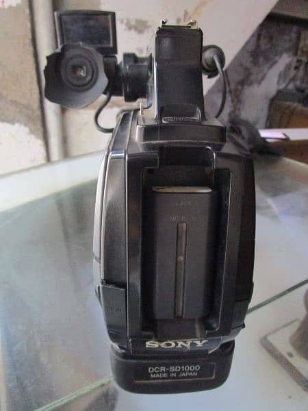 SONY SD 1000 CONDITION 8.10 WITH CHARGER AND BATTRY 32GB INTENAL 3