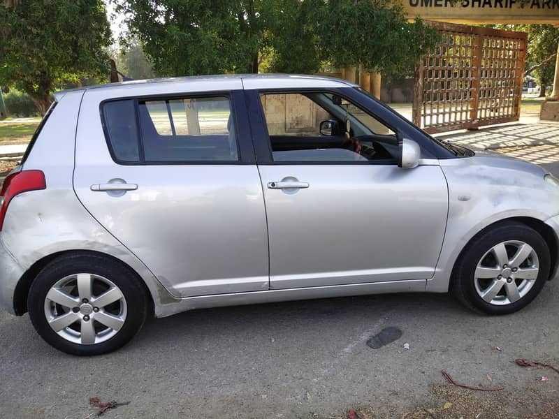 Suzuki Swift 2012 DLX ( Home use car in Good condition ) 4