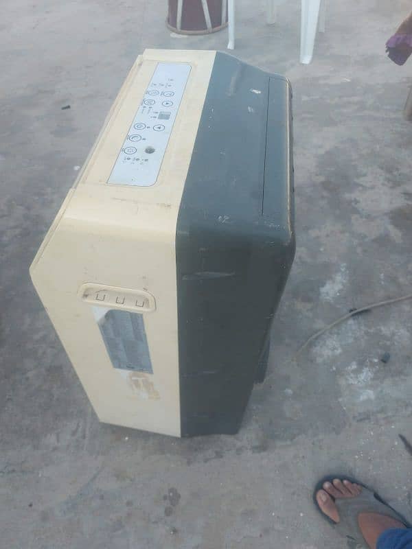 portable ac ha gas leakage issue ha baki sb working ha compressor ok 2