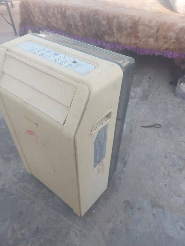 portable ac ha gas leakage issue ha baki sb working ha compressor ok 3