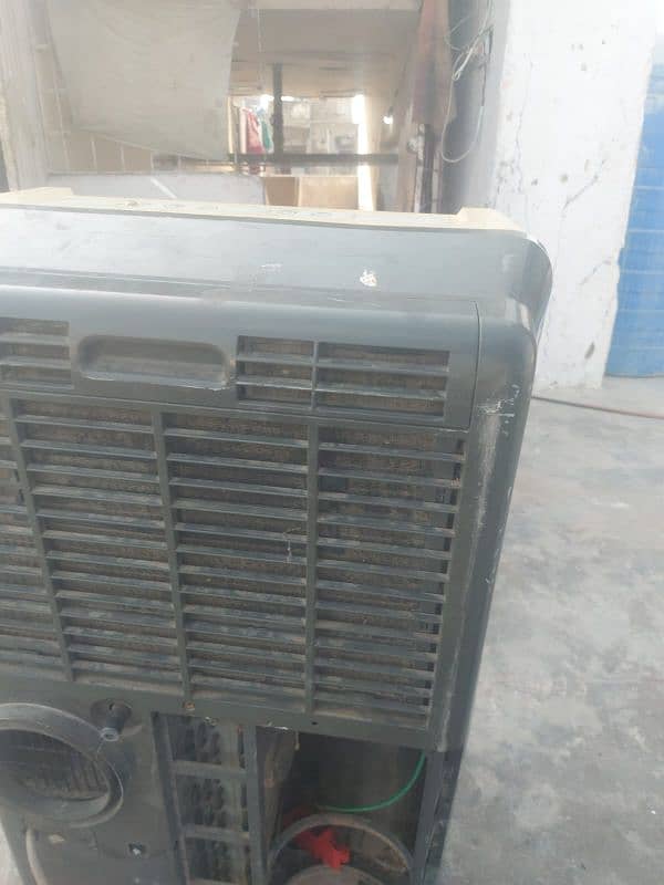 portable ac ha gas leakage issue ha baki sb working ha compressor ok 5