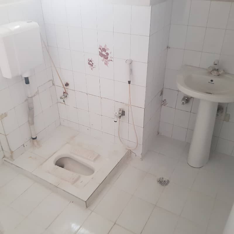 Flat For Rent 3 bedroom d d 17