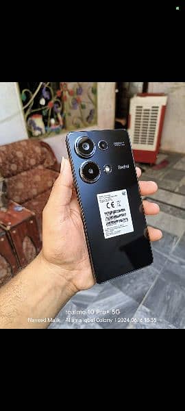 Redmi Note 13 pro 12/512 (200) camra 4