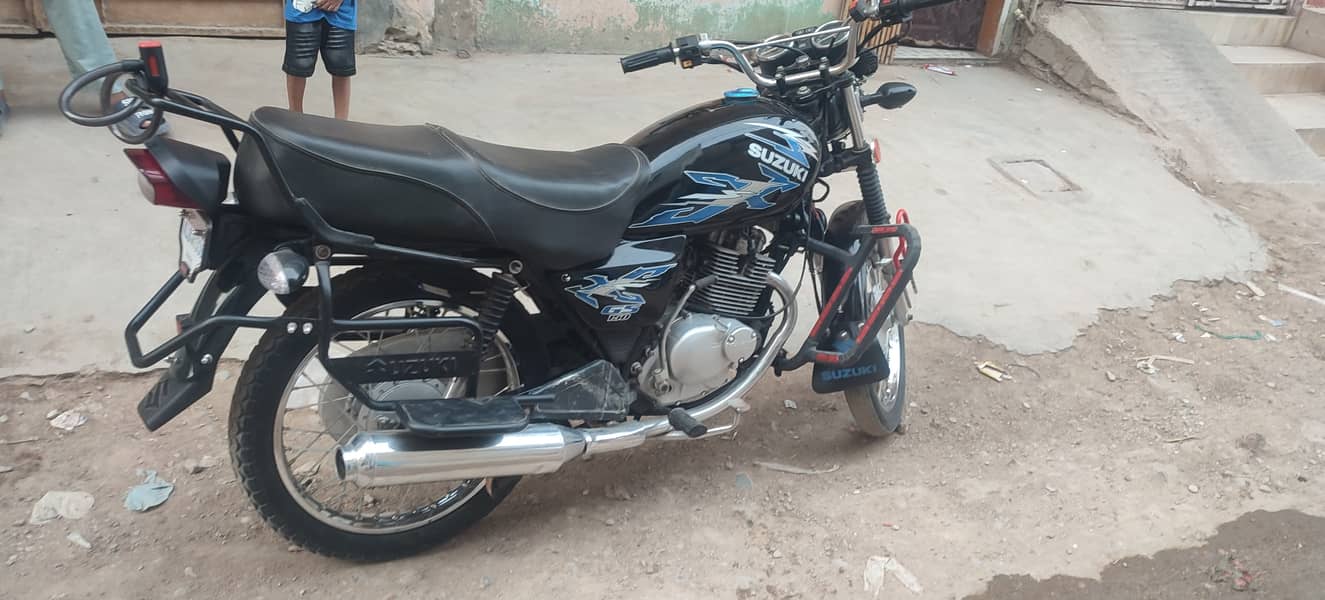 Suzuki GS 150 2018 1