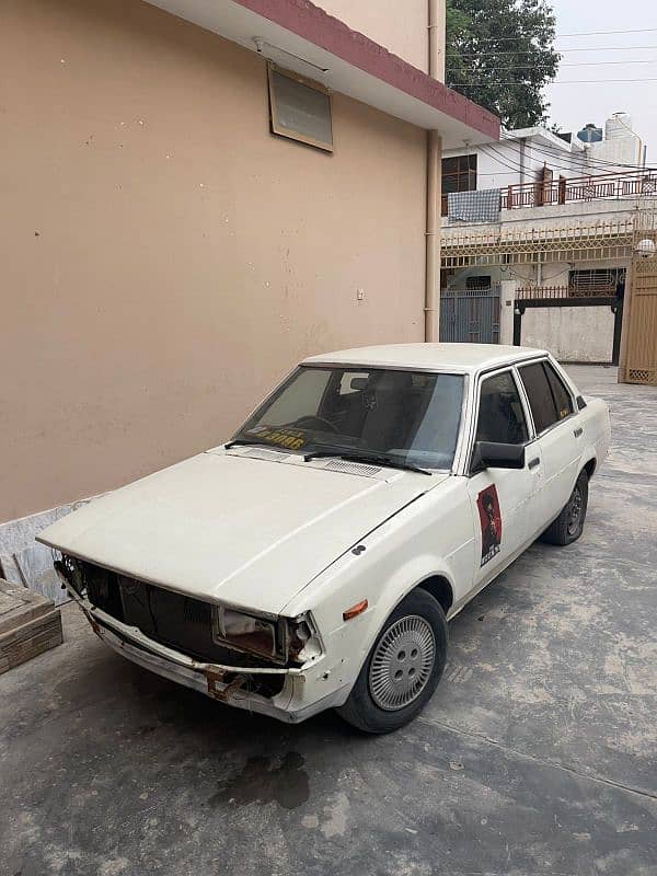 Toyota Corolla ke70 3