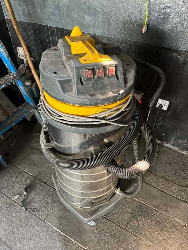 Vaccum Cleaner 3 Motors (Wet & Dry)  for sale 0