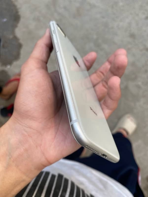 IPHONE 8 plus non PTA 2