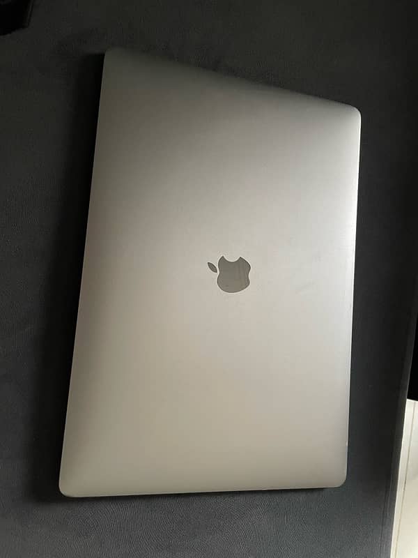 Macbook Pro 2017 A1707 15 Inch 16GB/512GB 1