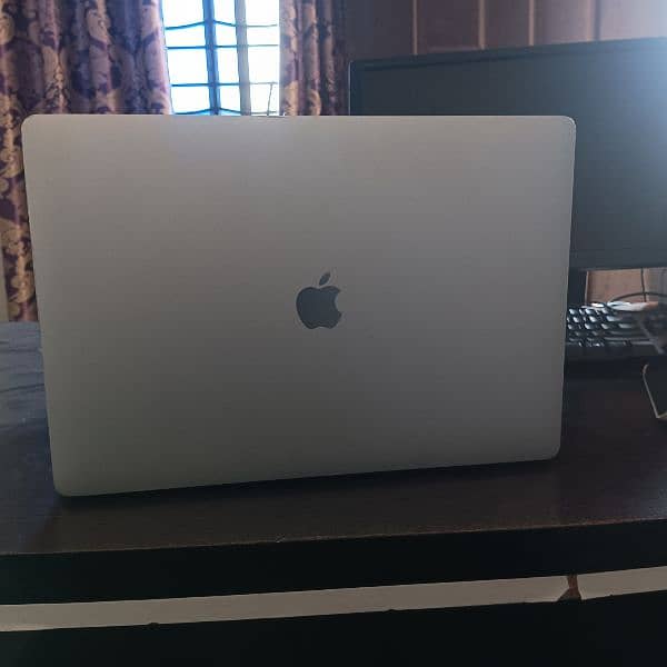 Macbook Pro 2019 16 Inches 2