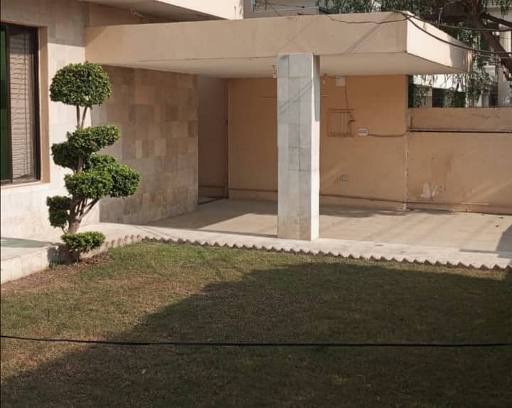 Prime Location In Model Town Extension Of Lahore, A 21 Marla House Is Available 5