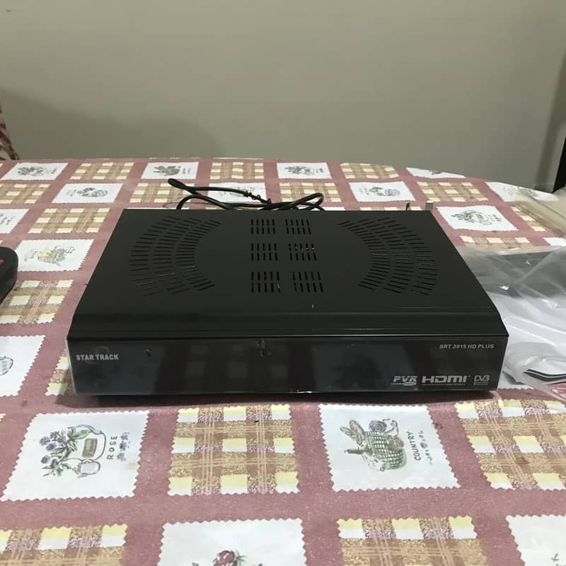 Star Track Satellite Receiver with Remote Control 2