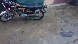 honda 125. . . 2018  model black . . lush