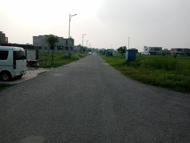 Residential Plot No. 811 Corner 21.5 Marla Plot for sale In Dha Lahore Phase-7 Block-Z1 3