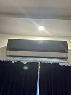 GREE 1ton DC Inverter for sale in good condition