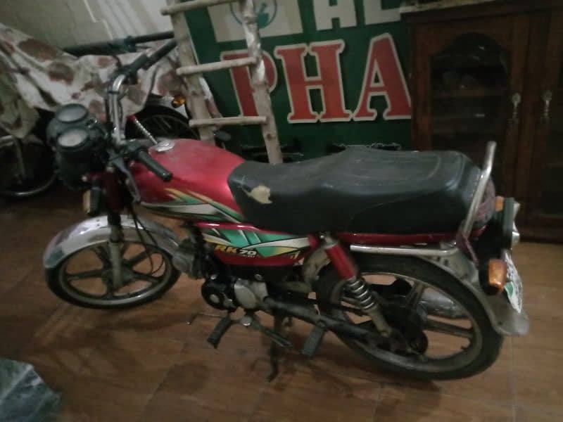 road king  self start aloy whil instal 2022 model condition ok 1