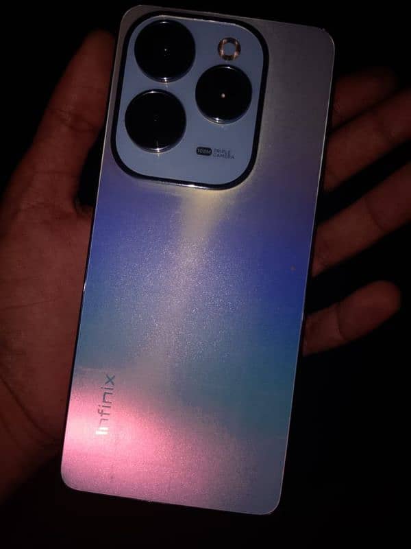 Infinix hot 40 pro no box no charger just fone . . . 03167555780 1