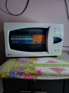 I am selling LG microwave oven touch screen condition 10/8