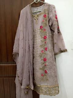 3 Pcs Women's Stitched Fancy Embroidered Suit.