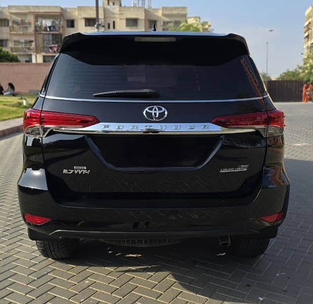 Toyota Fortuner V 2017 0