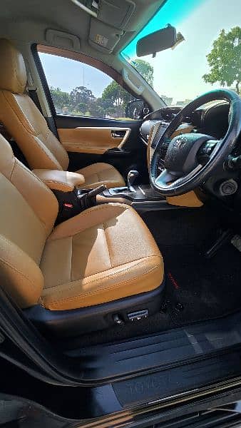 Toyota Fortuner V 2017 14