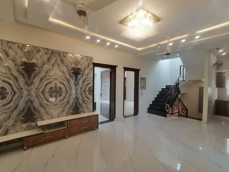 MOST BEAUTIFUL LUXURIOUS LIVING 10MARLA HOUSE FOR SALE CENTRAL BLOCK BAHRIA ORCHARD MOST BEAUTIFUL LOCATION A PLUS CONSTRUCTION REAL PICTURE MORE DETAILS CONTACT ME 1