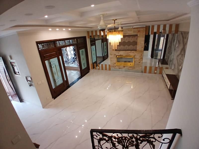 MOST BEAUTIFUL LUXURIOUS LIVING 10MARLA HOUSE FOR SALE CENTRAL BLOCK BAHRIA ORCHARD MOST BEAUTIFUL LOCATION A PLUS CONSTRUCTION REAL PICTURE MORE DETAILS CONTACT ME 9