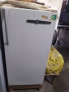 Pan Electric small refrigerator