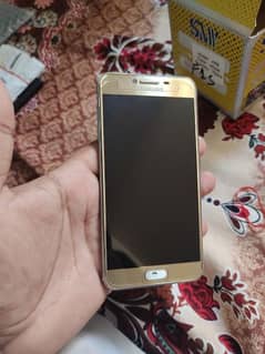 Samsung C5  4GB.  32GB.  orignal panal just mobile and charger