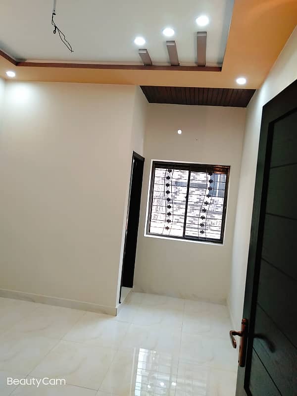 Vip beautiful 6 marla lower portion is available for rent in sabzazar lhr 7