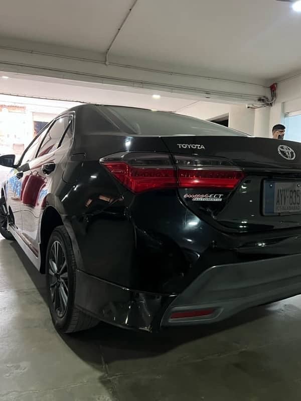 Toyota Corolla Altis 2022 black color 6