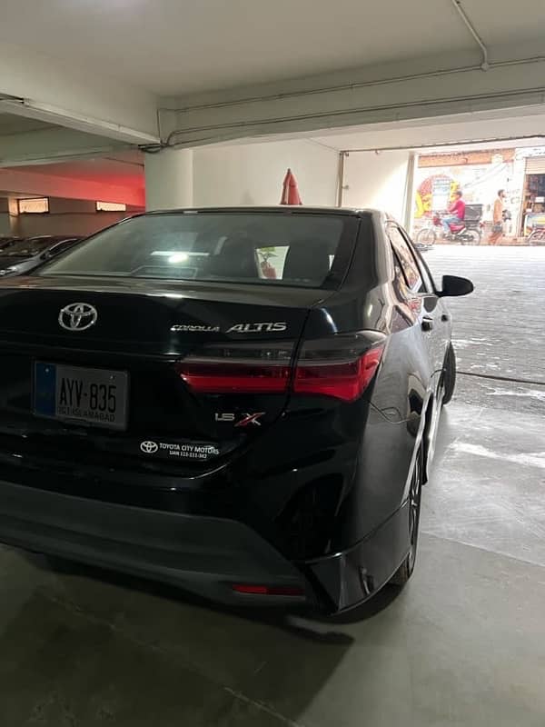 Toyota Corolla Altis 2022 black color 7