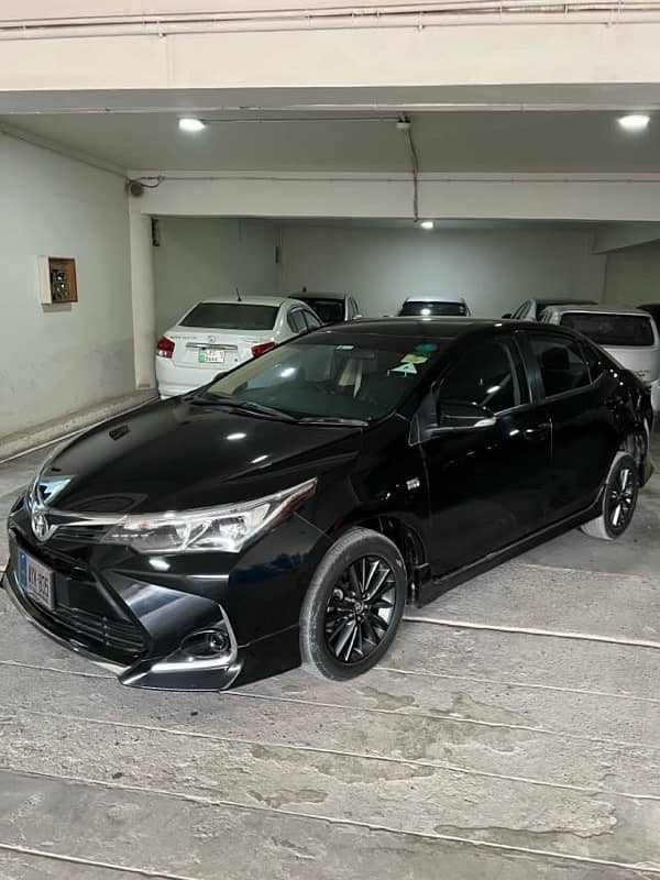 Toyota Corolla Altis 2022 black color 10