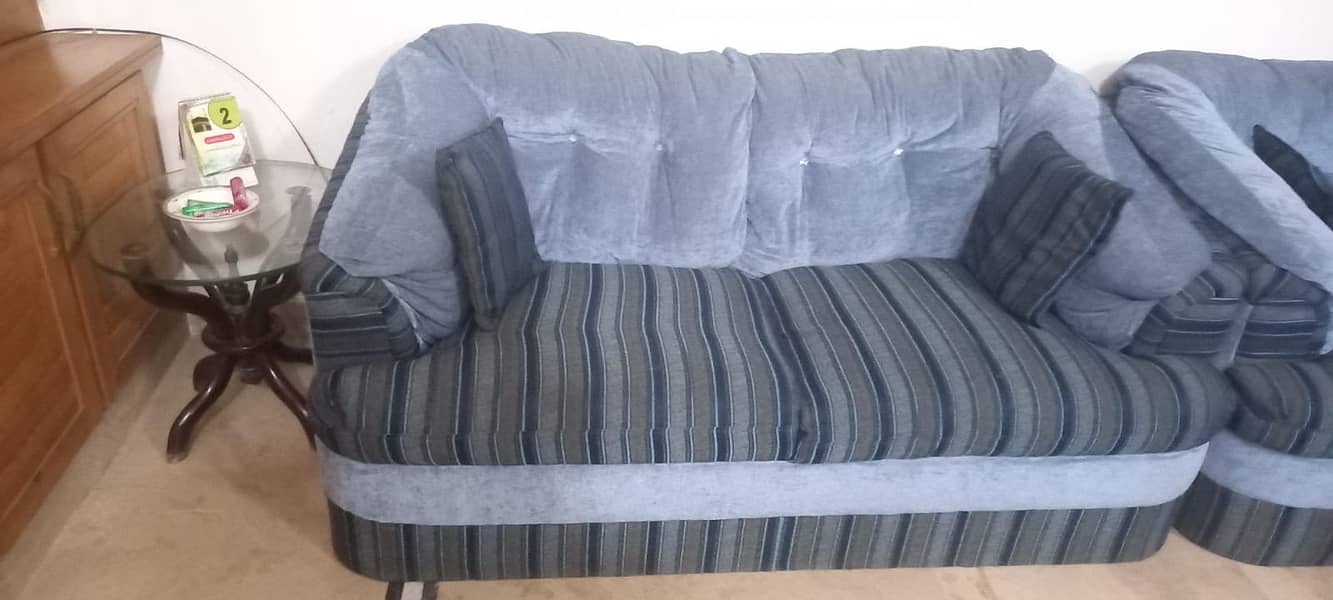 7 seater sofa set in good condition. 1