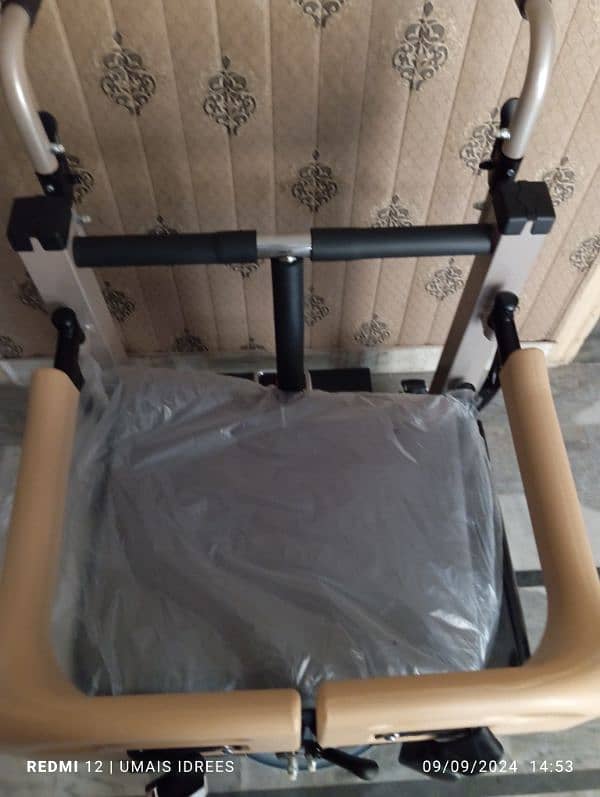 Hyduralic wheel chair for patient 2