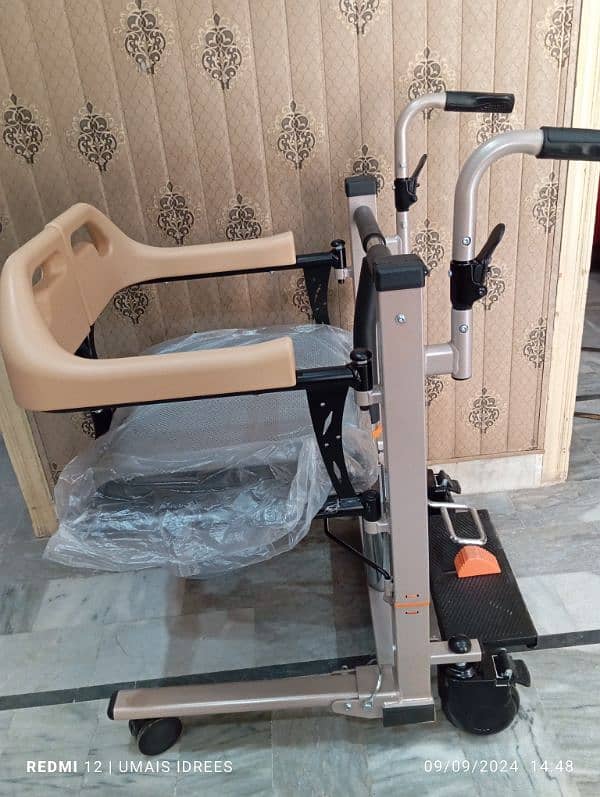 Hyduralic wheel chair for patient 5