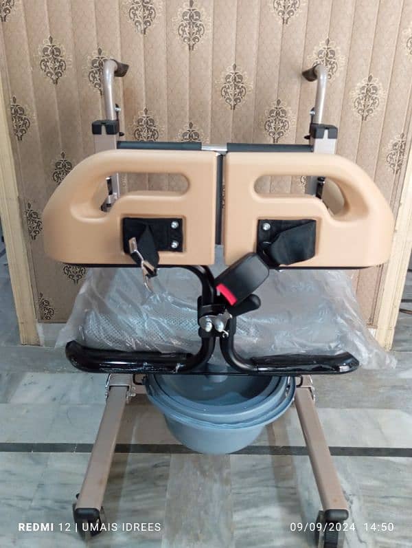 Hyduralic wheel chair for patient 6