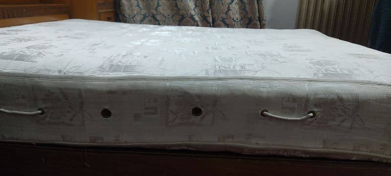 Double bed Spring Mattress Queen Size 1