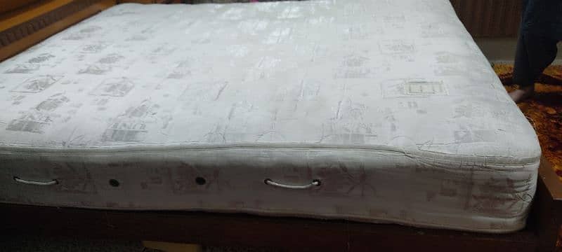 Double bed Spring Mattress Queen Size 3