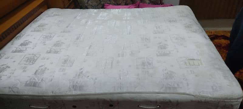 Double bed Spring Mattress Queen Size 4