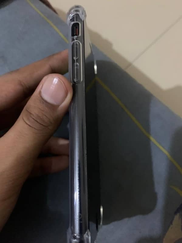 iPhone SE 2020 64 gb non pta jv 4