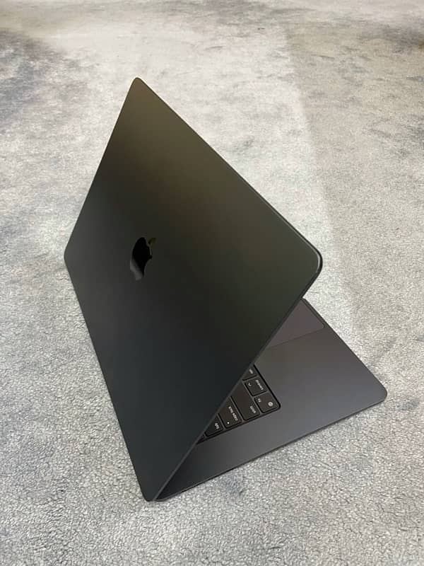 Macbook Air M2 15” 16/512 3