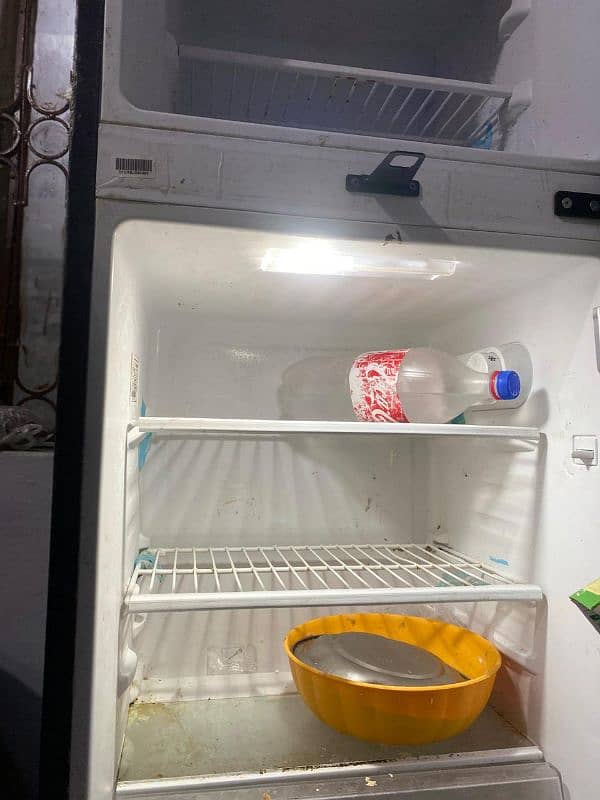 Dawlance Fridge Medium size 10