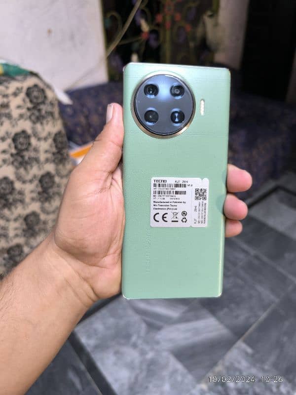 Spark 20 pro plus 8+8/256 no chajer 2