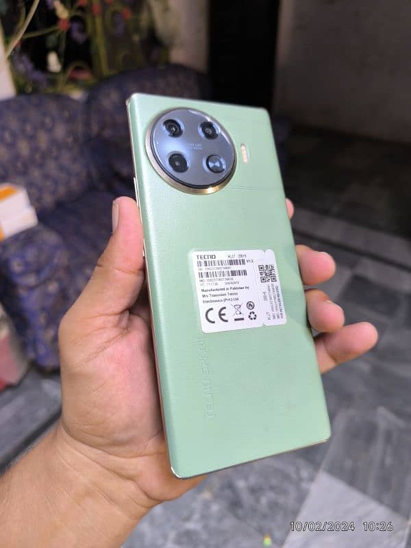 Spark 20 pro plus 8+8/256 no chajer 3