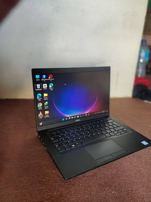 Dell latitude 7390 i7 8 generation 1