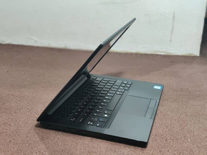 Dell latitude 7390 i7 8 generation 4